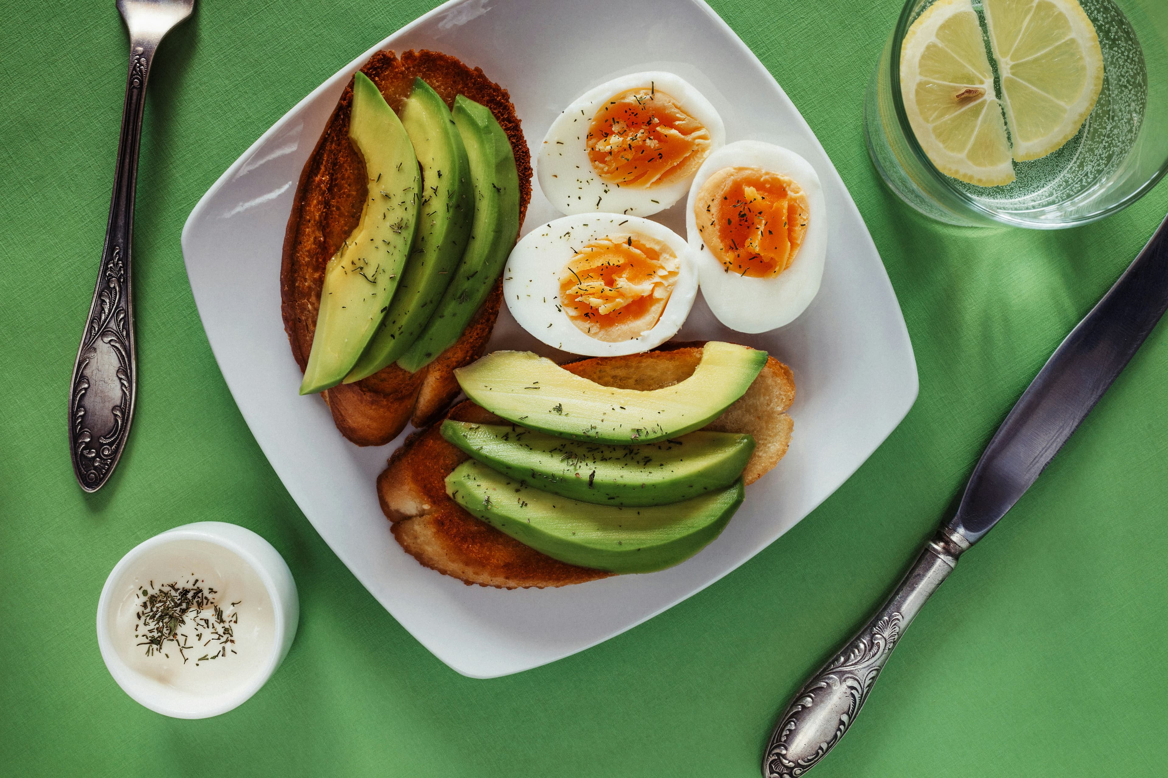 Œufs brouillés & toast avocat
